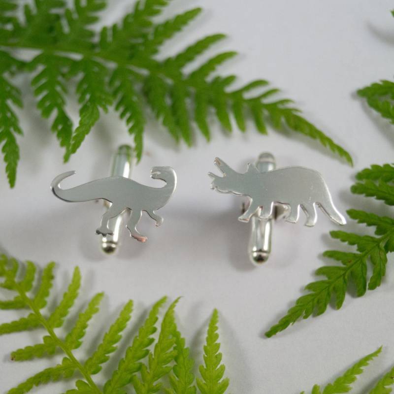 Silber Dinosaurier Manschettenknöpfe Ein Paar Dryptosaurus Und Triceratops Förmige Manschettenknöpfe Aus Recyceltem Sterlingsilber von FragmentDesignsEtsy