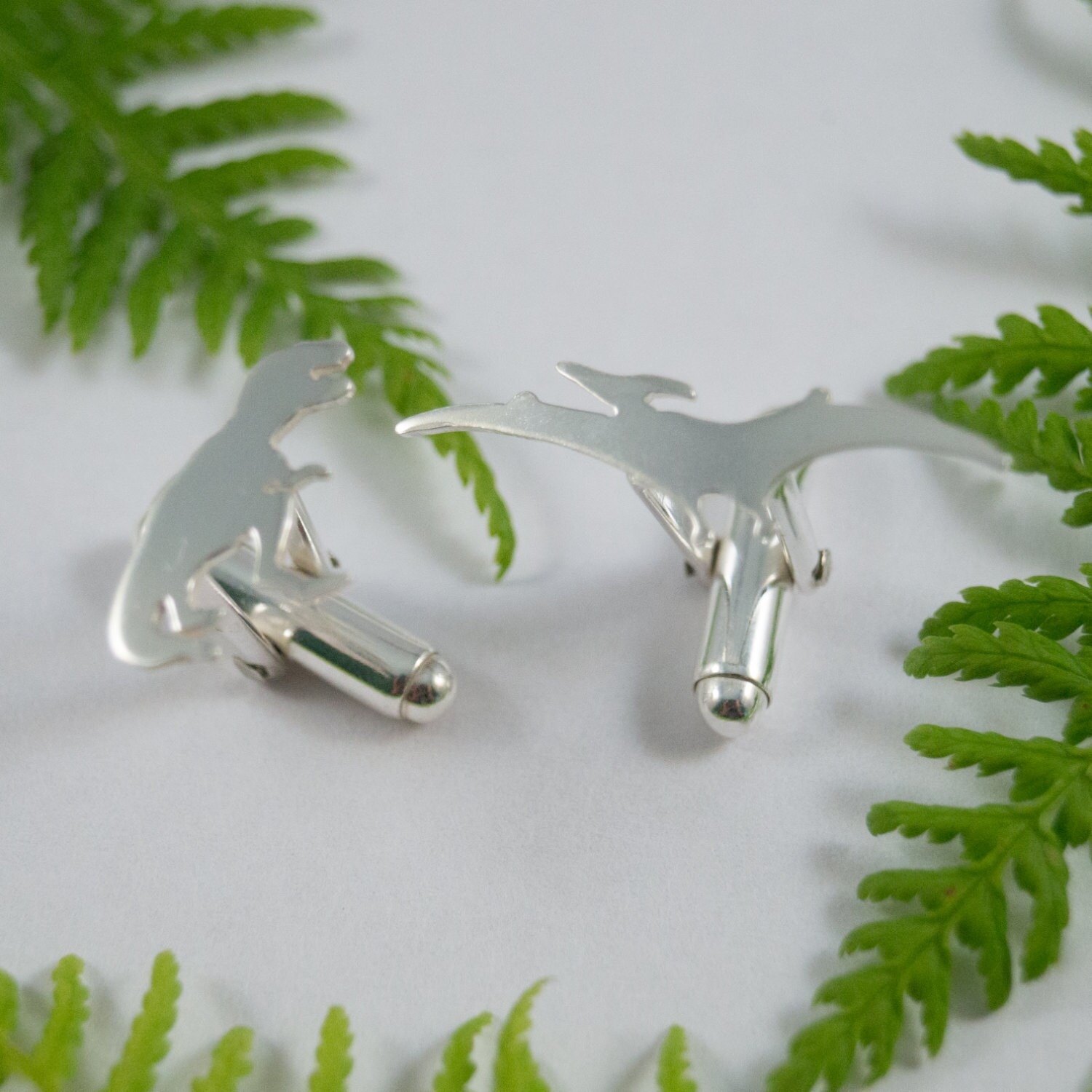 Silber Dinosaurier Manschettenknöpfe Ein Paar Eco Manschettenknöpfe Mit Einem T Rex Und Pterodactyl Silber Dinosaurier Manschettenknöpfe Ein Paar Eco Manschettenknöpfe Mit Einem T Rex Und Pterodactyl von FragmentDesignsEtsy