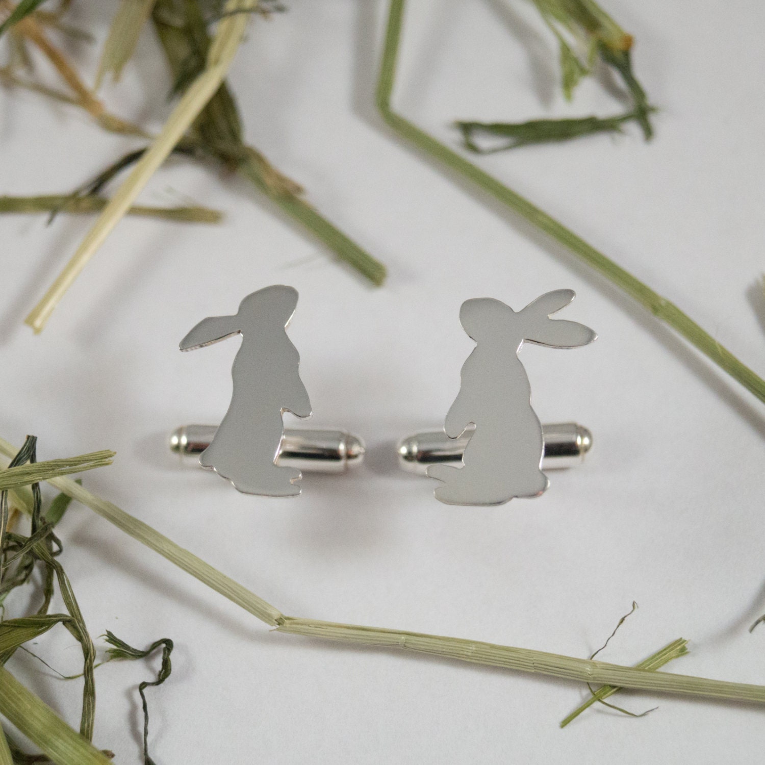 Silber Kaninchen Manschettenknöpfe Ein Paar Sterling Manschettenknöpfe in Hasenform Silber Kaninchen Manschettenknöpfe Ein Paar Sterling Manschettenknöpfe in Hasenform von FragmentDesignsEtsy