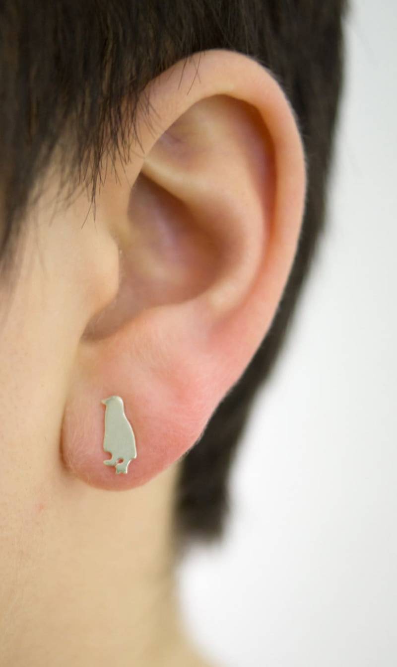 Silber Pinguin Ohrringe Ein Paar Sterling Ohrringe in Form von FragmentDesignsEtsy