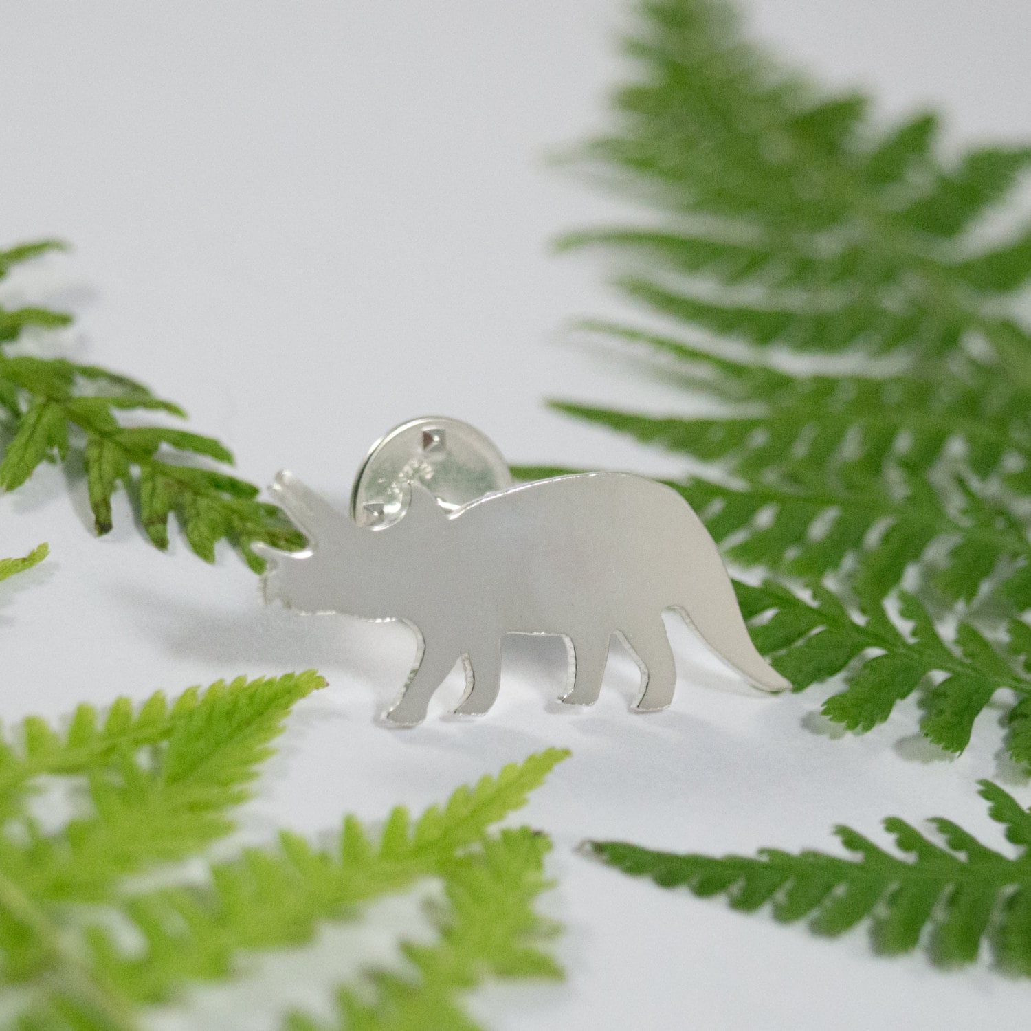Triceratops Pin Ein Liebenswerter in Öko-Silber von FragmentDesignsEtsy