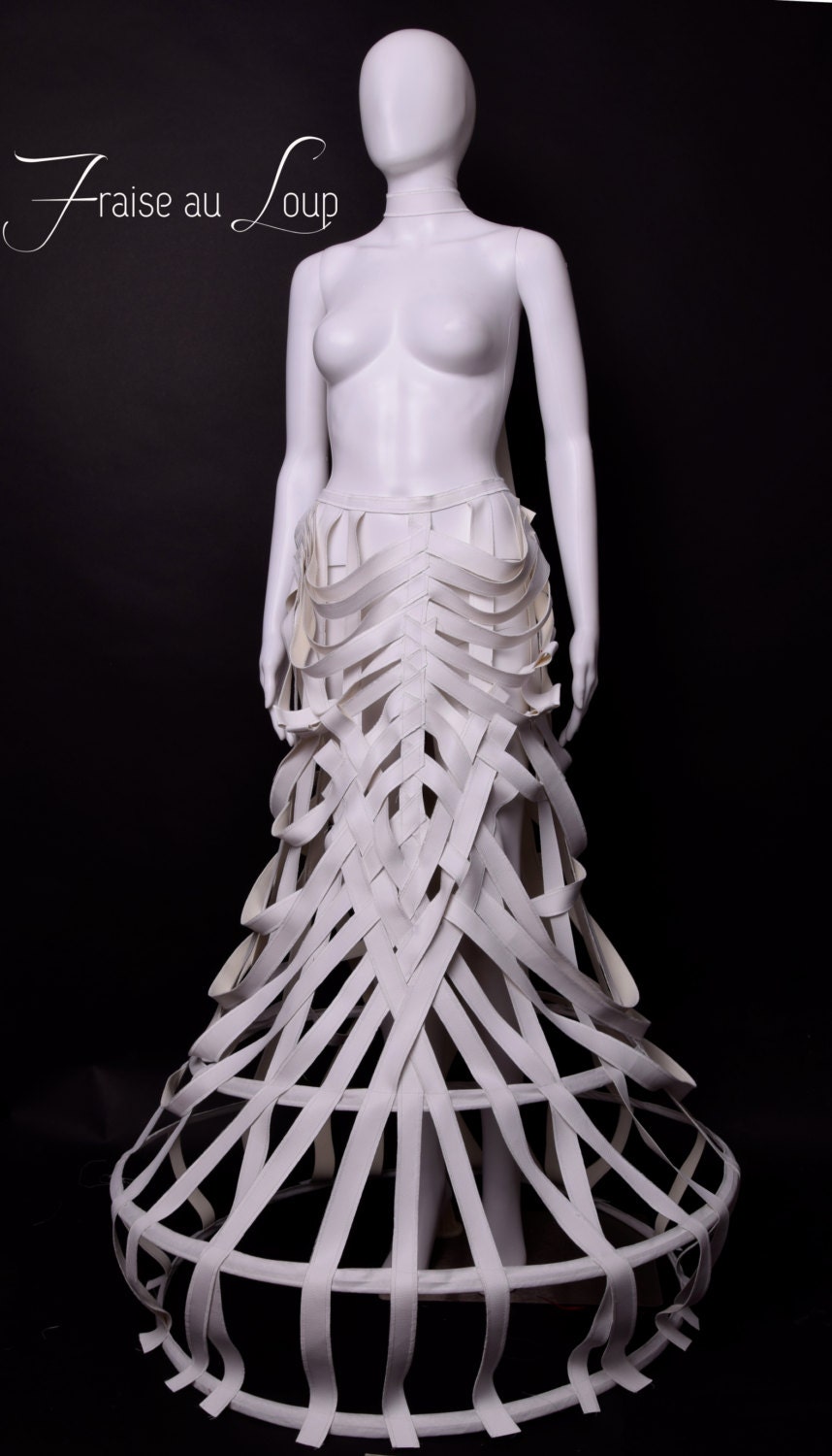 Krinoline - Körperkäfig Rock Couture Goth Avantgarde Geometrisch Futuristisch Erdbeere Au Loup von FraiseauLoupCostumes