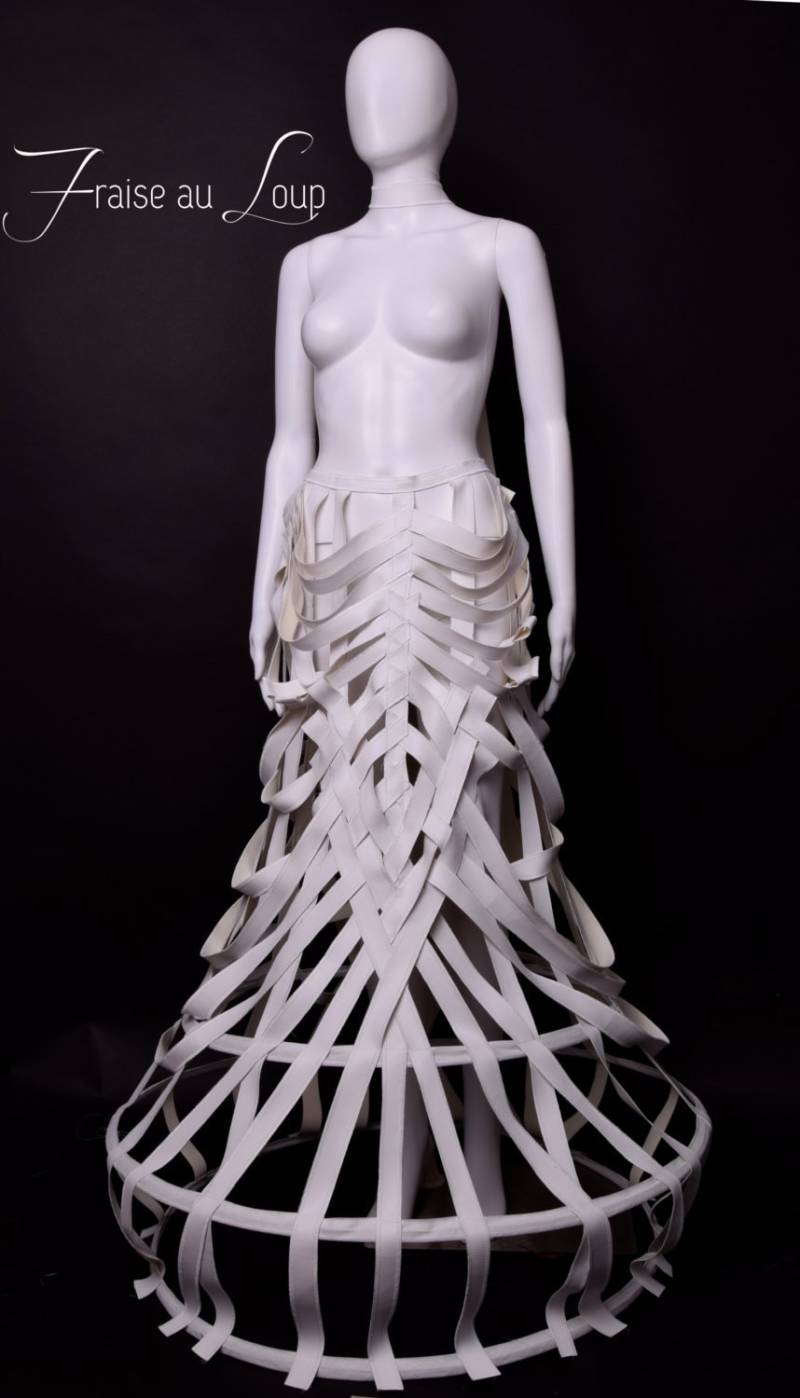 Krinoline - Körperkäfig Rock Couture Goth Avantgarde Geometrisch Futuristisch Erdbeere Au Loup Krinoline - Körperkäfig Rock Couture Goth Avantgarde Geometrisch Futuristisch Erdbeere Au Loup von FraiseauLoupCostumes