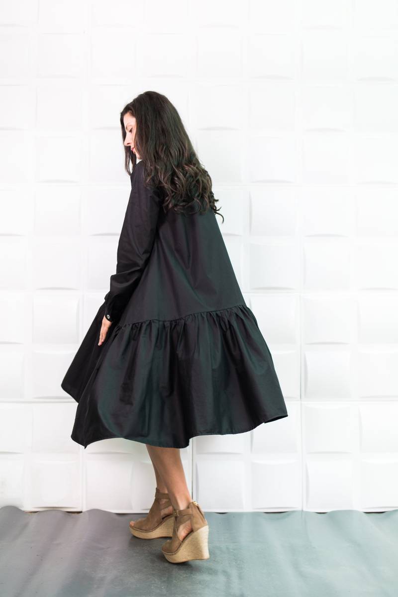 Kleid in Übergröße, Schwarzes Kleid, Hemdkleid, Oversize Flare Midi Lockeres Übergröße Kleidung, Sommerkleid von Fraktura