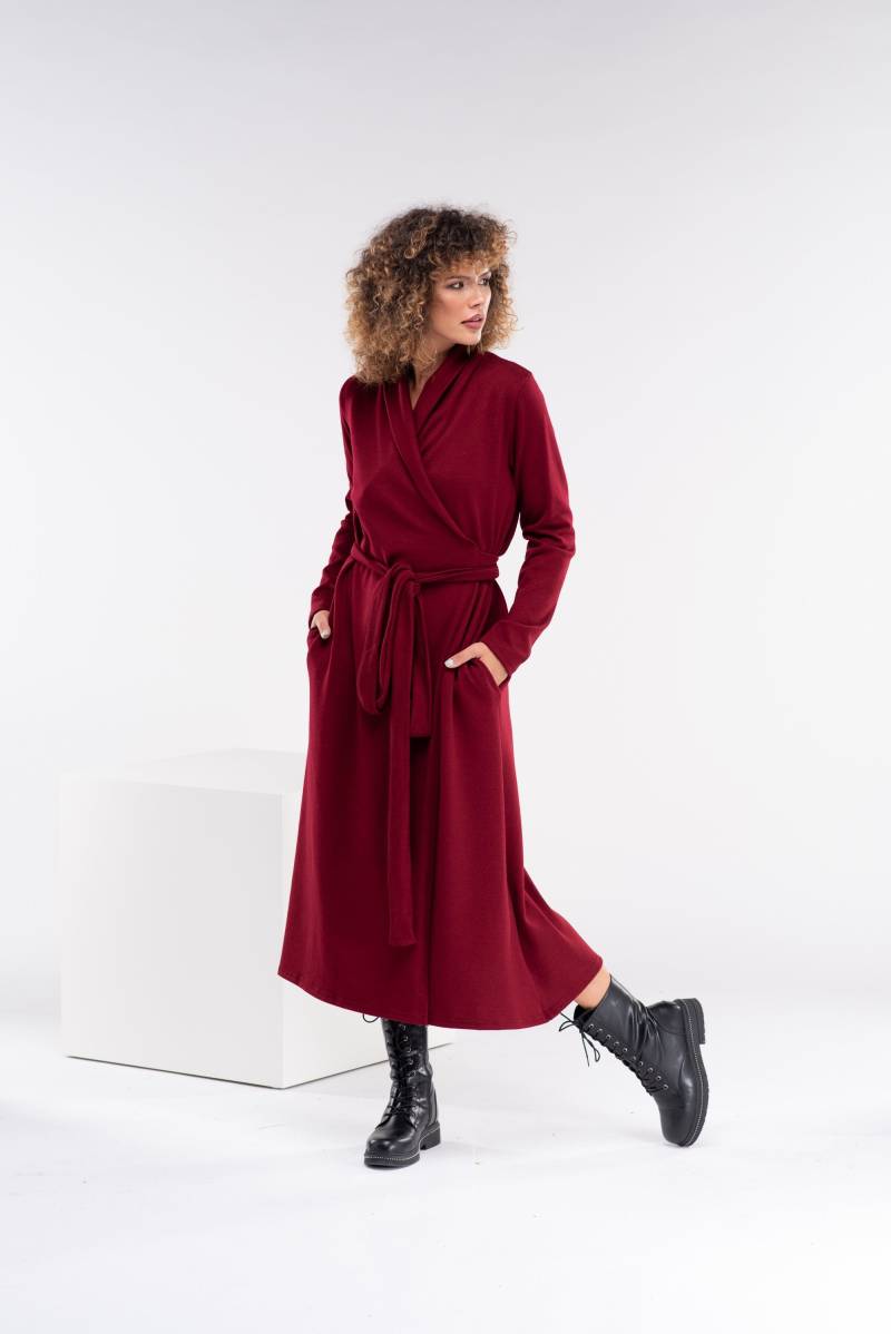 Plus Size Kleid Rot, Abaya Frauen, Maxi Kleid, Wickelkleid von Fraktura