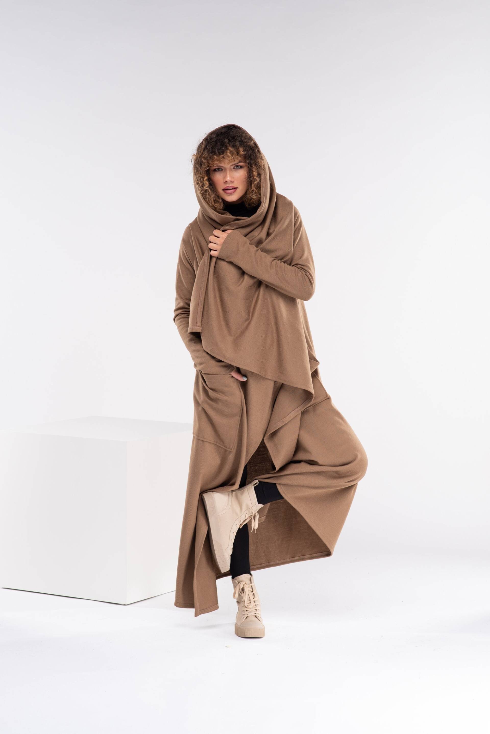 Woll-Cape-Mantel, Langer Winter-Mantel, Damen-Wollpullover, Boho-Wrap-Kapuzen-Cardigan von Fraktura