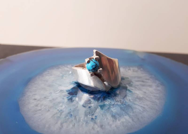 Vintage Türkis Howlith Sterling Silber Ring, Größe 7 Rg5 von FralaVintage