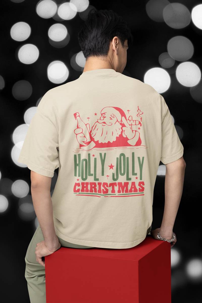 Oversized Weihnachts T-Shirt, Holly Jolly Christmas, 100% Baumwolle, Weihnachtsgeschenk, Weihanchtsmann, Backprint, Printed in Germany von FrameFabric
