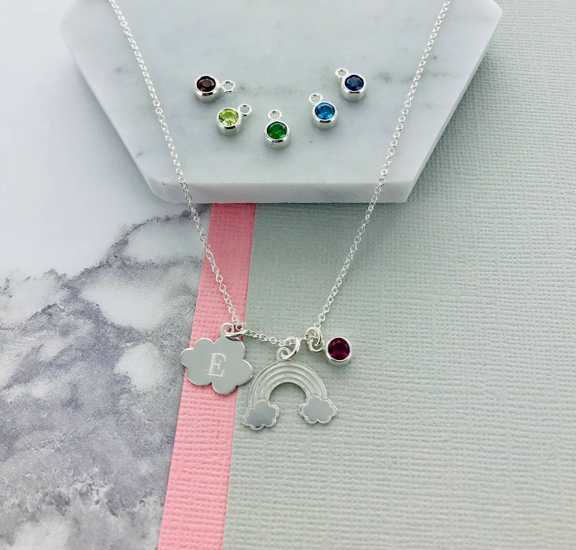 Cloud & Rainbow Personalized Charm Halskette von FrancescaRossiDesign