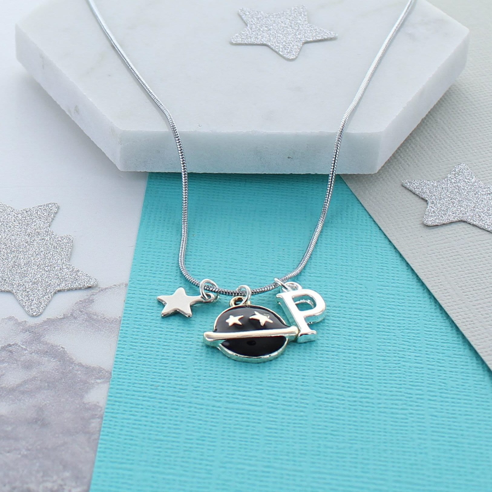 Planet Personalisierte Charm-Halskette von FrancescaRossiDesign