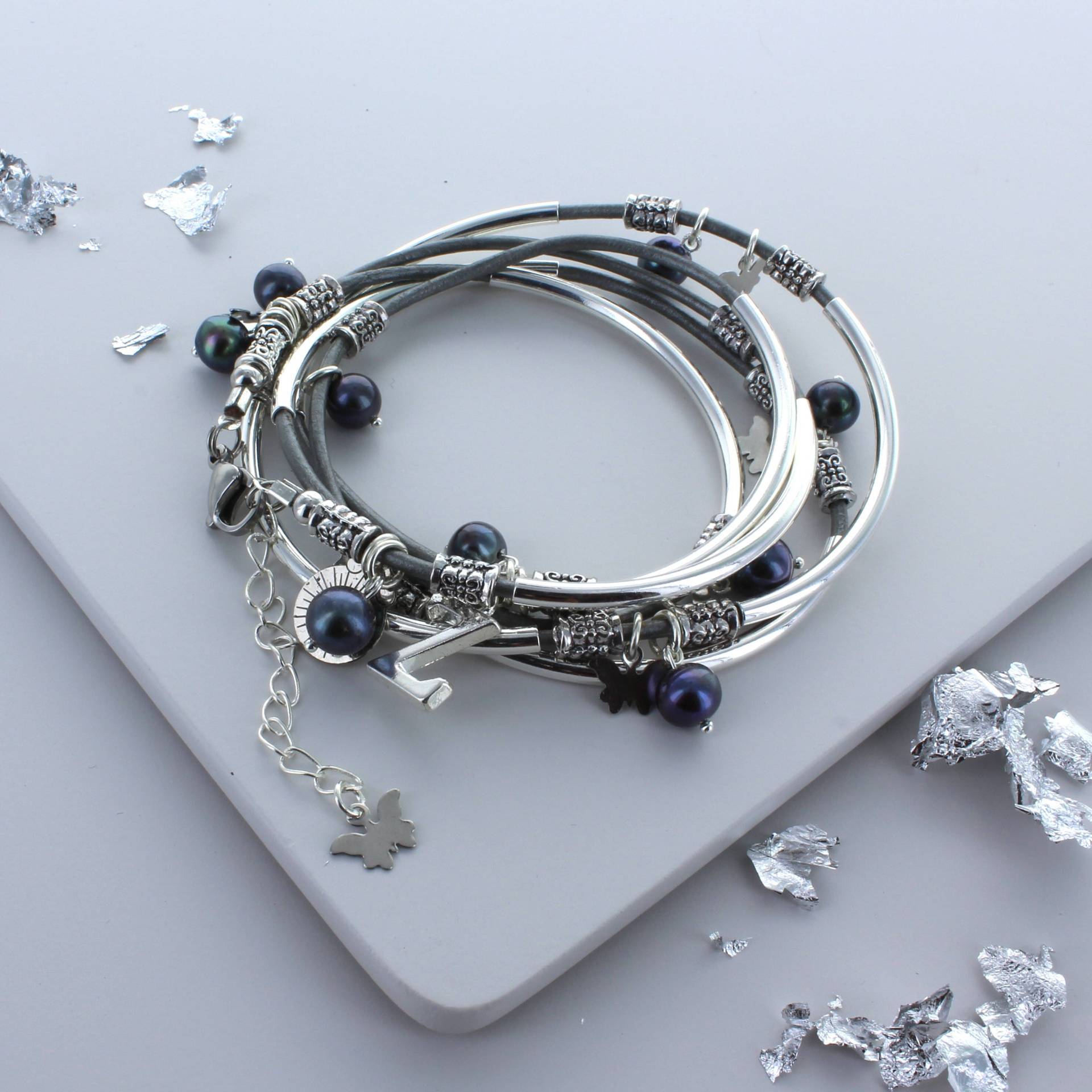 Versilbertes Schmetterling Charm Noodle Armband von FrancescaRossiDesign