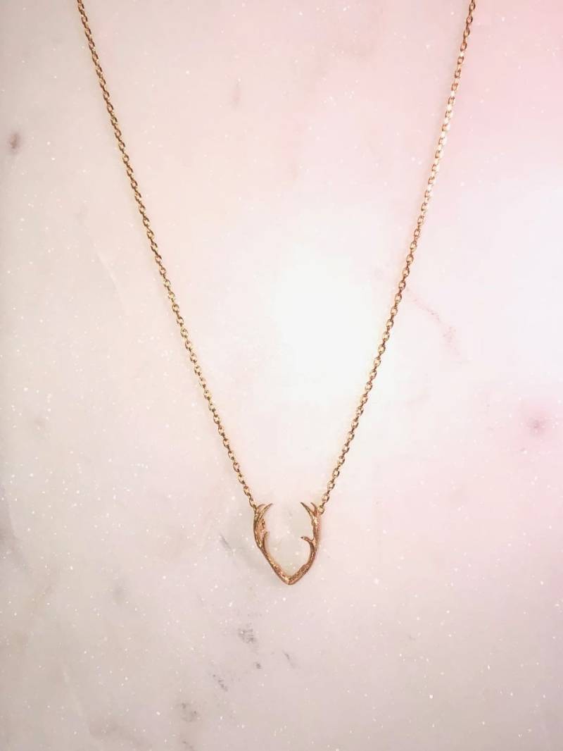 Gold Geweih Halskette Zierlicher Reh Horn Schmuck von FrancescasPlace