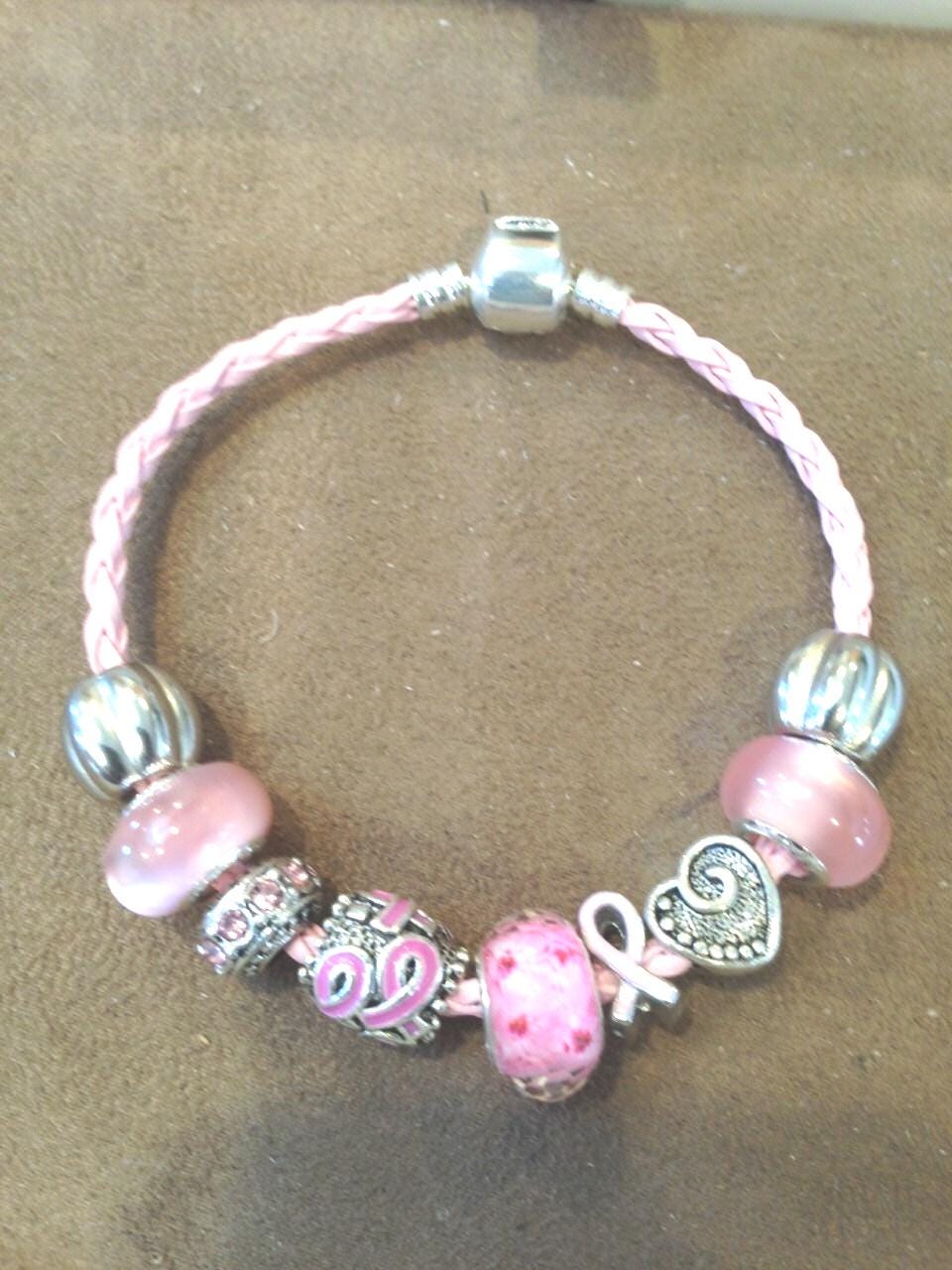 Pink Ribbon Bettelarmband Brustkrebsbewusstsein, Muranoglasperlen Pink Ribbon Bettelarmband Brustkrebsbewusstsein, Muranoglasperlen von FrancescasPlace