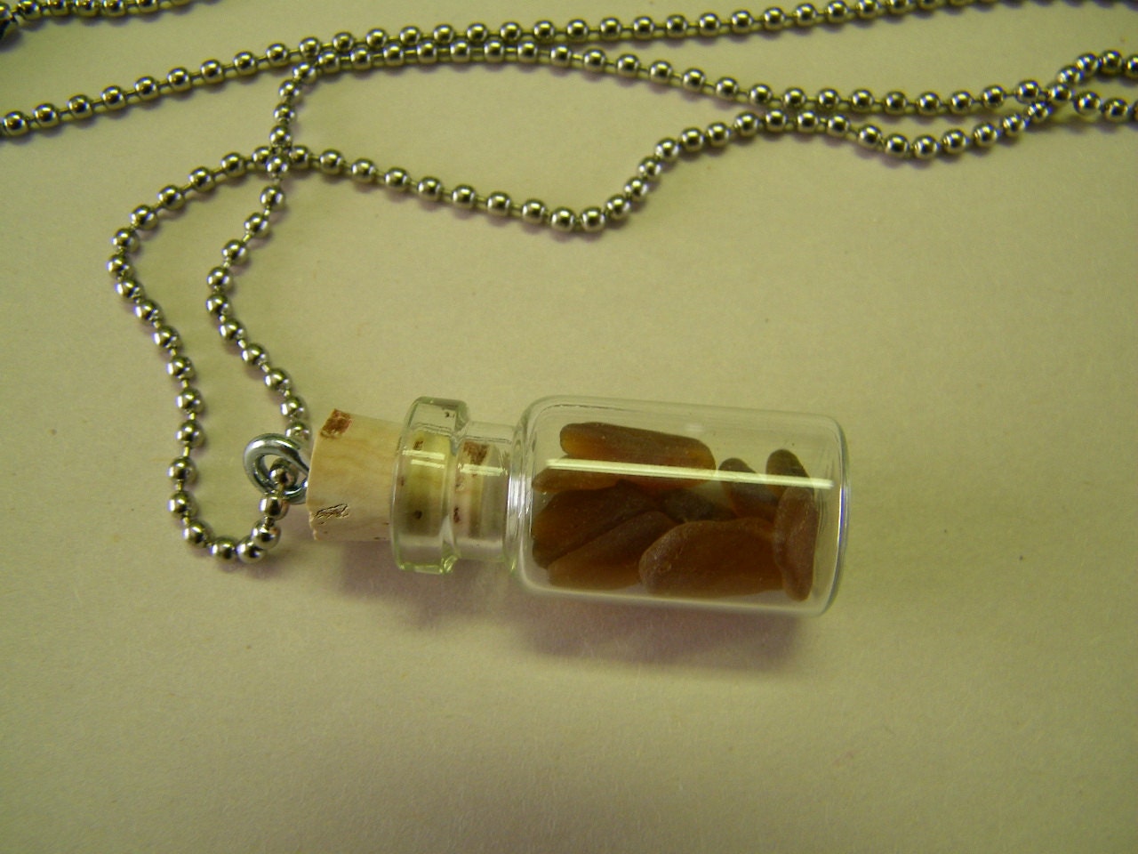 Braune Seeglas in Der Flasche Halskette Braune Seeglas in Der Flasche Halskette von FrankJWalker