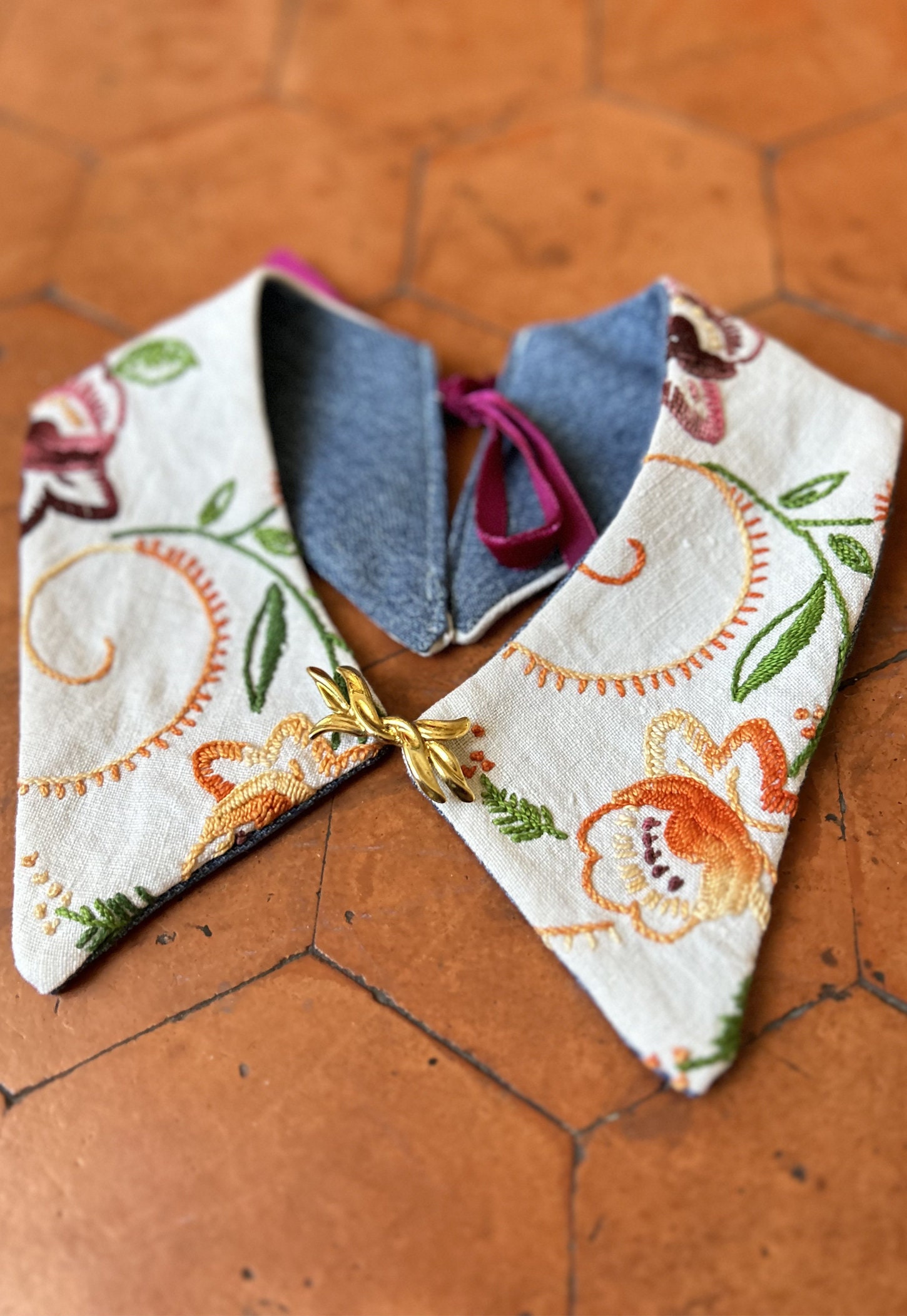 Abnehmbarer Kragen Aus Vintage-Gobelin Abnehmbarer Kragen Aus Vintage-Gobelin von FrankieCollection