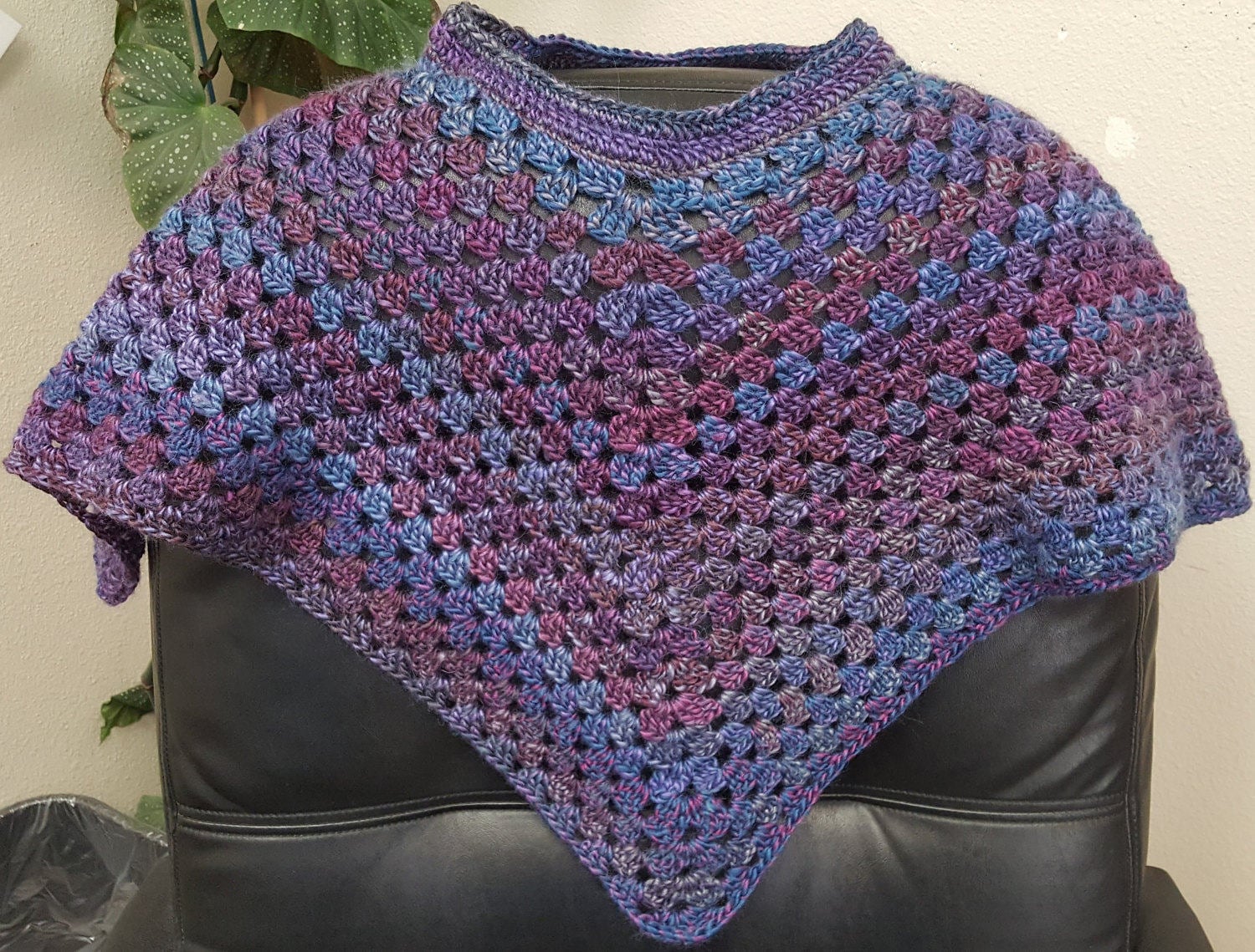 Handgemachter Häkelponcho Für Kinder Handgemachter Häkelponcho Für Kinder von FransPlace1018
