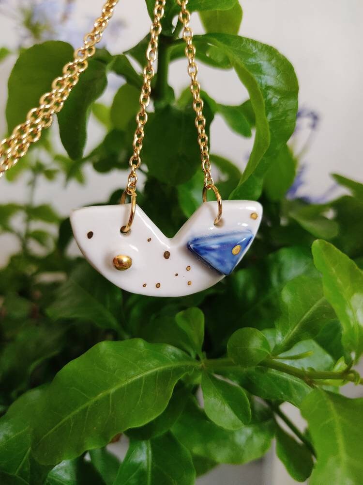 Kettenanhänger/80Er Jahre Anhänger 12K Gold Dreieck Blau Und Gold Franziceramics Kettenanhänger/80Er Jahre Anhänger 12K Gold Dreieck Blau Und Gold Franziceramics von FranziCeramics