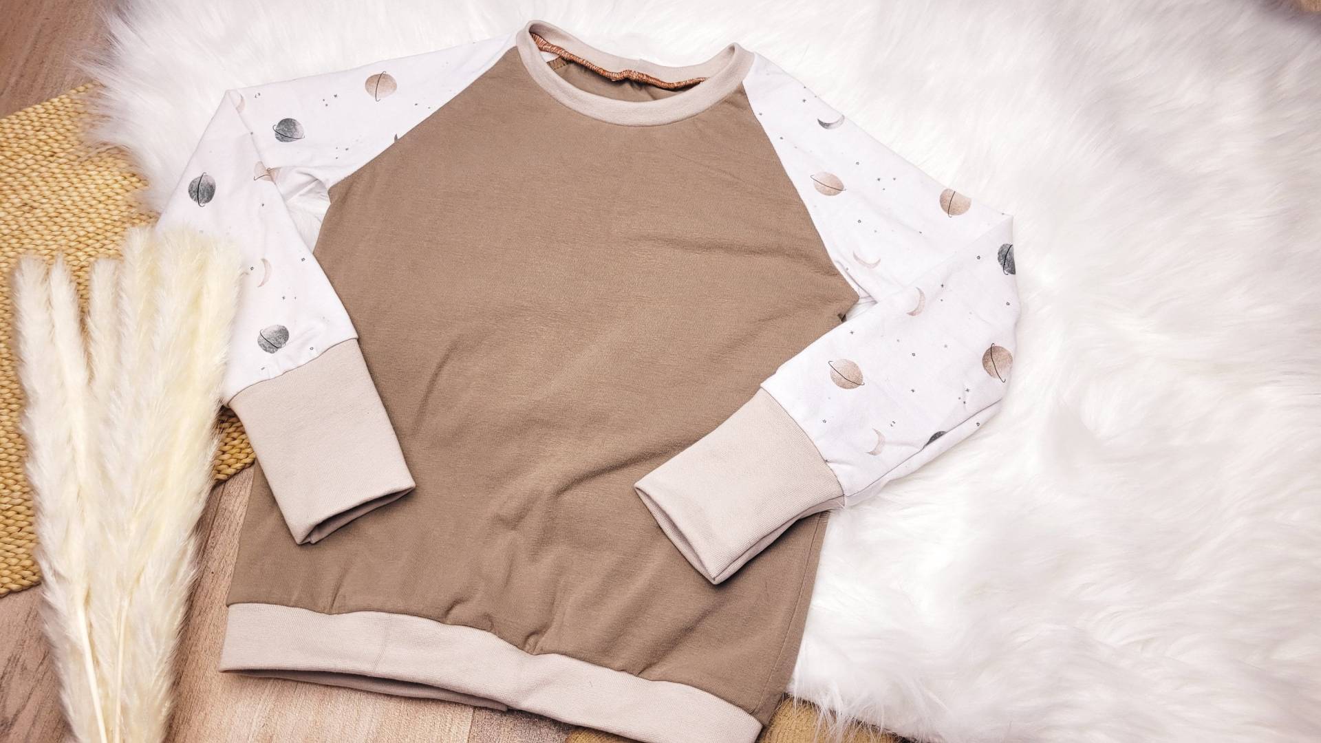 Raglan Pullover, Planeten, Weiß, Sand, Gr. 74-98, Jersey, Frühling von FranziisNaehkiste