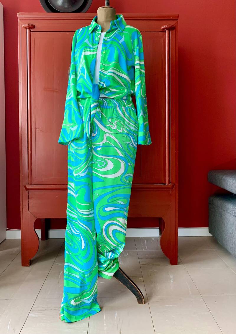 Bluse Und Hose, 2Teiler Im Pyjama Stil, Tolle Farben Emilio Pucci Look, Gr. 40/ M von FrauDoktorsVintage