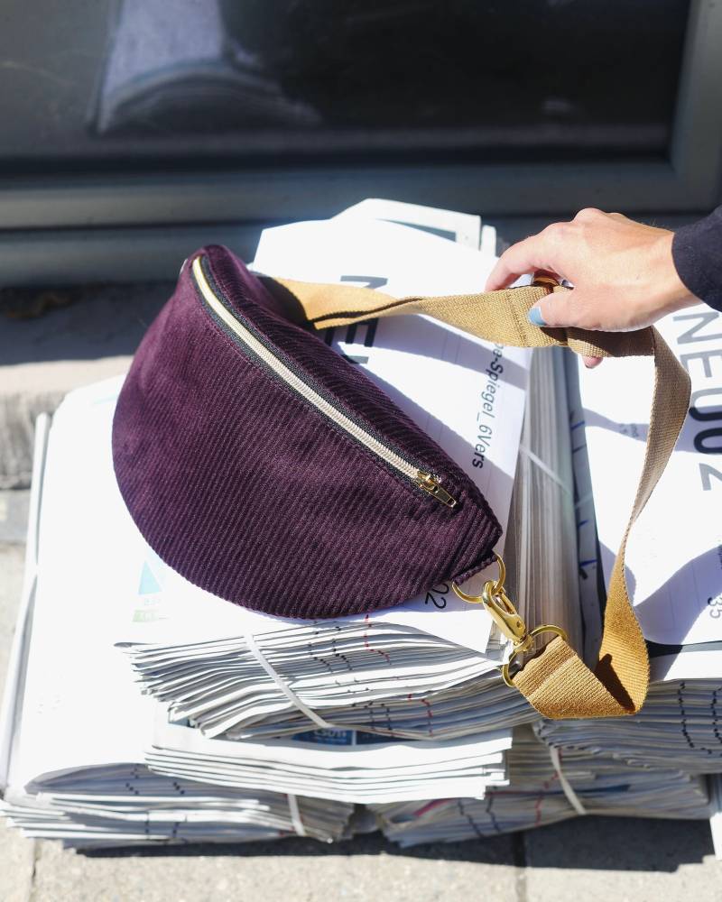 Bauchtasche Cord Dunkellila, Rot, Gurt Gold, Curry, Schwarz, Leo von FrauKathl