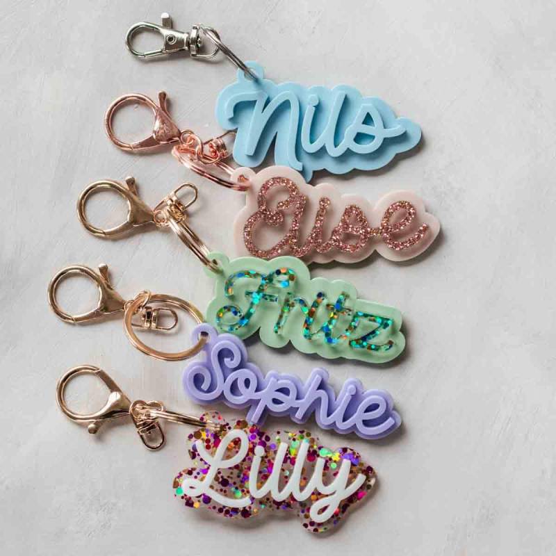 Schlüsselanhänger Mit Namen Personalisiert | Zweilagig Individuell Geschenk & Mitbringsel, Z.b. Zum Geburtstag Oder Zur Einschulung Schlüsselanhänger Mit Namen Personalisiert | Zweilagig Individuell Geschenk & Mitbringsel, Z.b. Zum Geburtstag Oder Zur Einschulung von FrauKopfkino