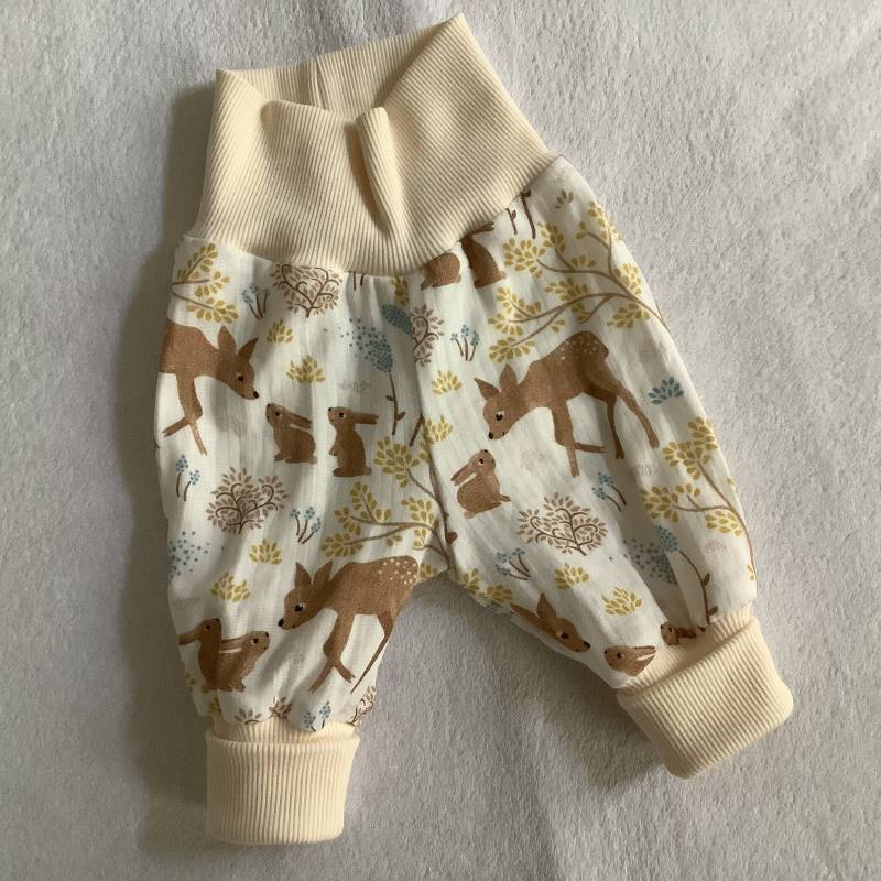 Babyhose Gr. 56 Reh Hase Musselin Waldtiere Kinderhose Geschenk Geburt Taufe Sommer Frühling Urlaub von FrauMamaHaase
