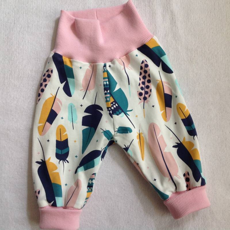 Babyhose Pumphose "Federn" Frühling Sommer Rosa Boho Kinderhose Krabbelhose Mitwachshose Geschenk Geburt Taufe Geburtstag von FrauMamaHaase