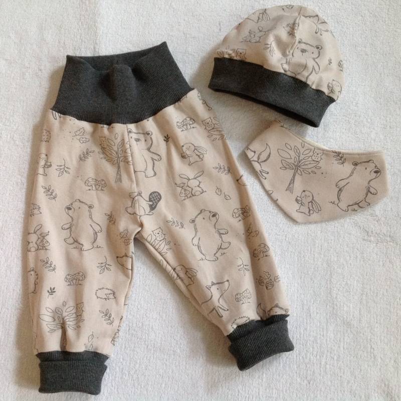 Babyset "Tierkinder" Grau 3Tlg. Pumphose Mütze Halstuch Babykleidung Unisex Geschenk Erstausstattung Geburt Taufe von FrauMamaHaase