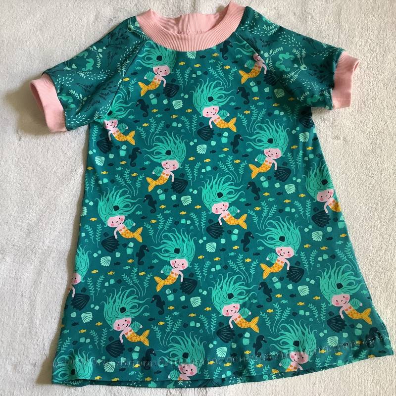 Kleid Mit Kurzen Ärmeln Gr. 98 Kinder Meerjungfrau Märchen Rosa Pink Kinderkleid Geschenk Geburtstag Sommer von FrauMamaHaase