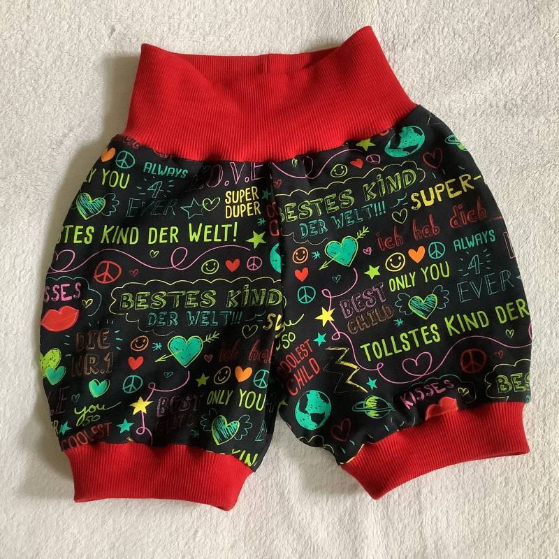Kurze Pumphose Kinderhose "Bestes Kind" Lieblingskind Super Schwarz Bunt Rot Pumpi Geschenk Geburtstag Kindergarten von FrauMamaHaase