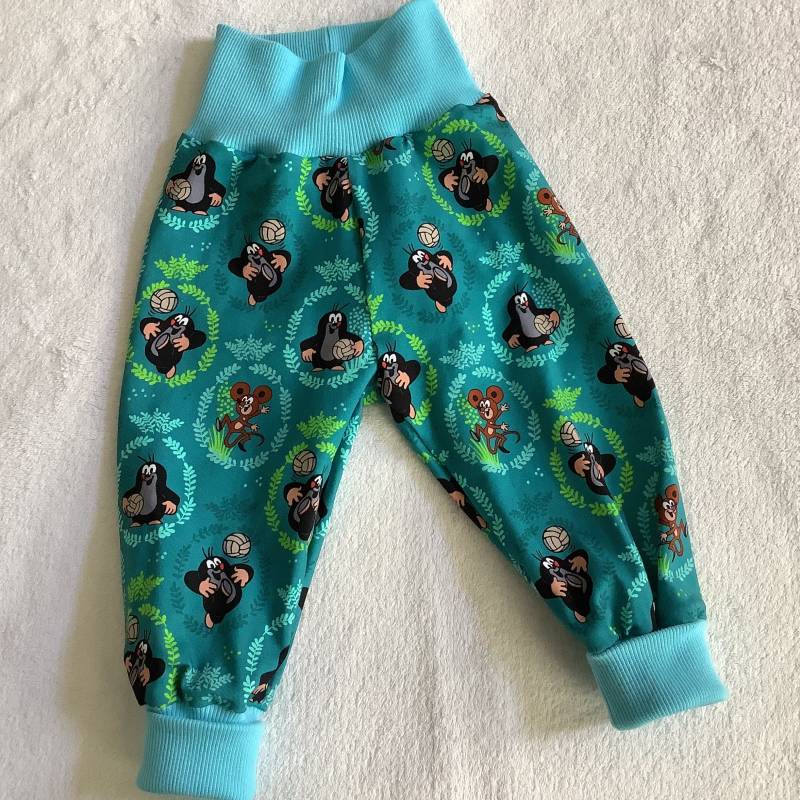 Pumphose Maulwurf Pauli Fußball Sommer Babyhose Kinderhose Ball Krabbelhose Grün Mitwachshose Geschenk Mädchen Junge Hose von FrauMamaHaase