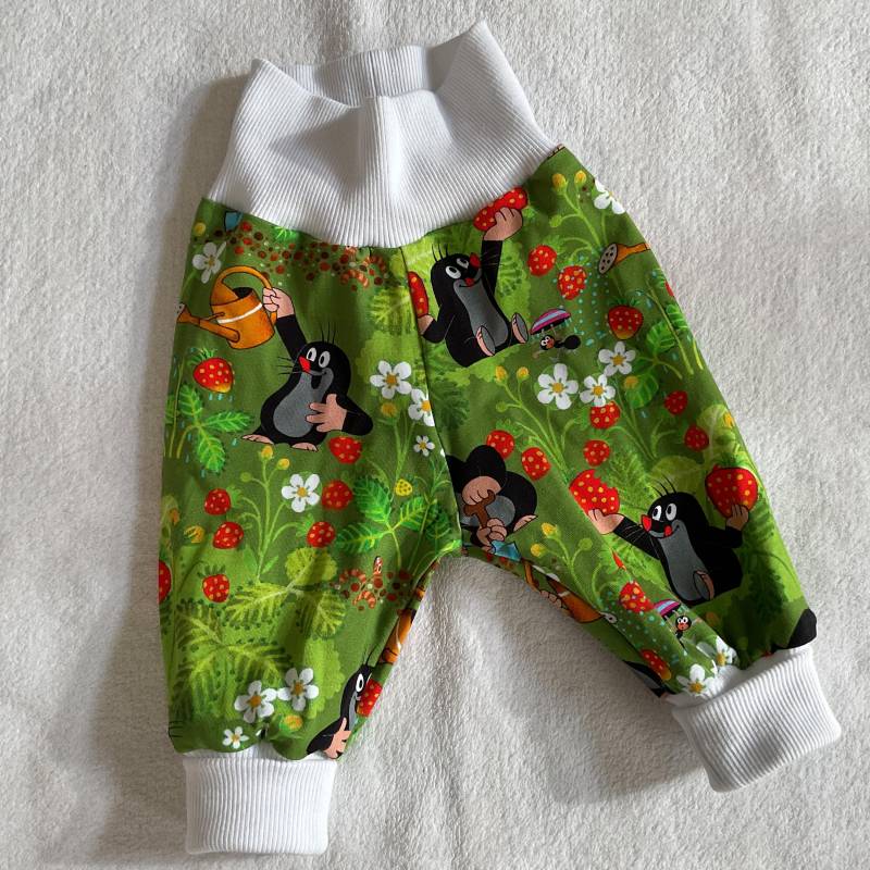 Pumphose "Pauli - Erdbeerfeld" Dunkelgrün Babyhose Mitwachshose Tobehose Frühling Geschenk Geburt Taufe Sommer von FrauMamaHaase