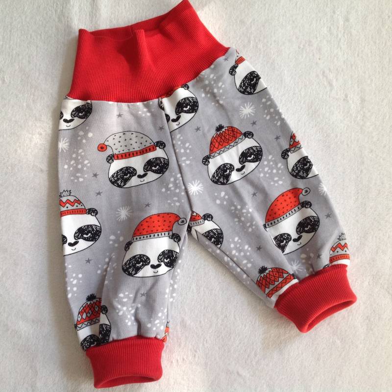 Pumphose Sweat Babyhose Gr. 68 "Winterpanda" Geschenk Geburt Taufe Weihnachten Strampelhose von FrauMamaHaase