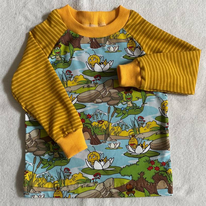 Shirt Kinder Biene Maja Und Freunde Seerosenteich Blumen Streifen Grün Longsleeve Kindershirt Geschenk Junge Mädchen Kinderkleidung von FrauMamaHaase
