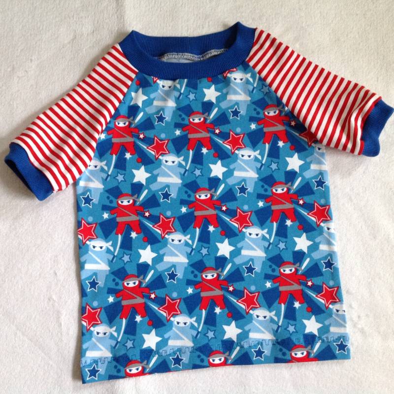 T-Shirt Gr. 98 "Ninja" + Streifen Kindershirt Jungen Mädchen Rot Blau Geschenk Geburtstag Einzelstück von FrauMamaHaase
