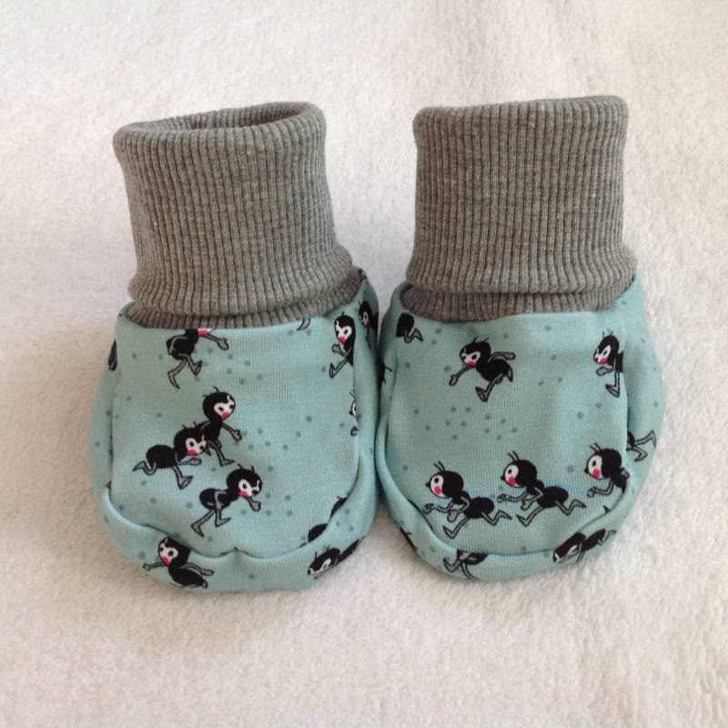 Tippy Toes Babyschühchen "Kleine Ameisen" Handmade Baby Socken Geschenk Geburt Taufe Unisex von FrauMamaHaase