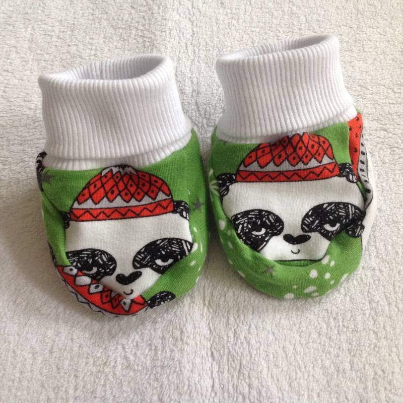 Tippy Toes Babyschühchen "Winterpanda" 3 Farben Grün, Mint Oder Grau, Unisex Wintersocken Baby Sweat Panda Geschenk Geburt von FrauMamaHaase