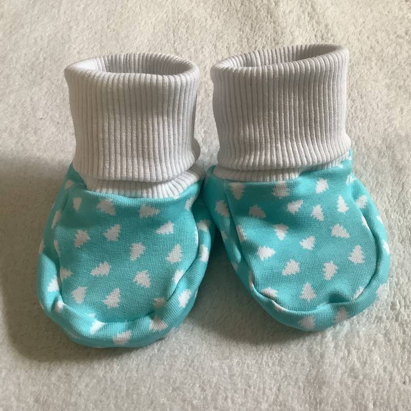 Tippy Toes Sweat Babysocken Winter Bäume Hellblau Babyschühchen Füsslinge Geschenk Geburt Unisex Frühling von FrauMamaHaase