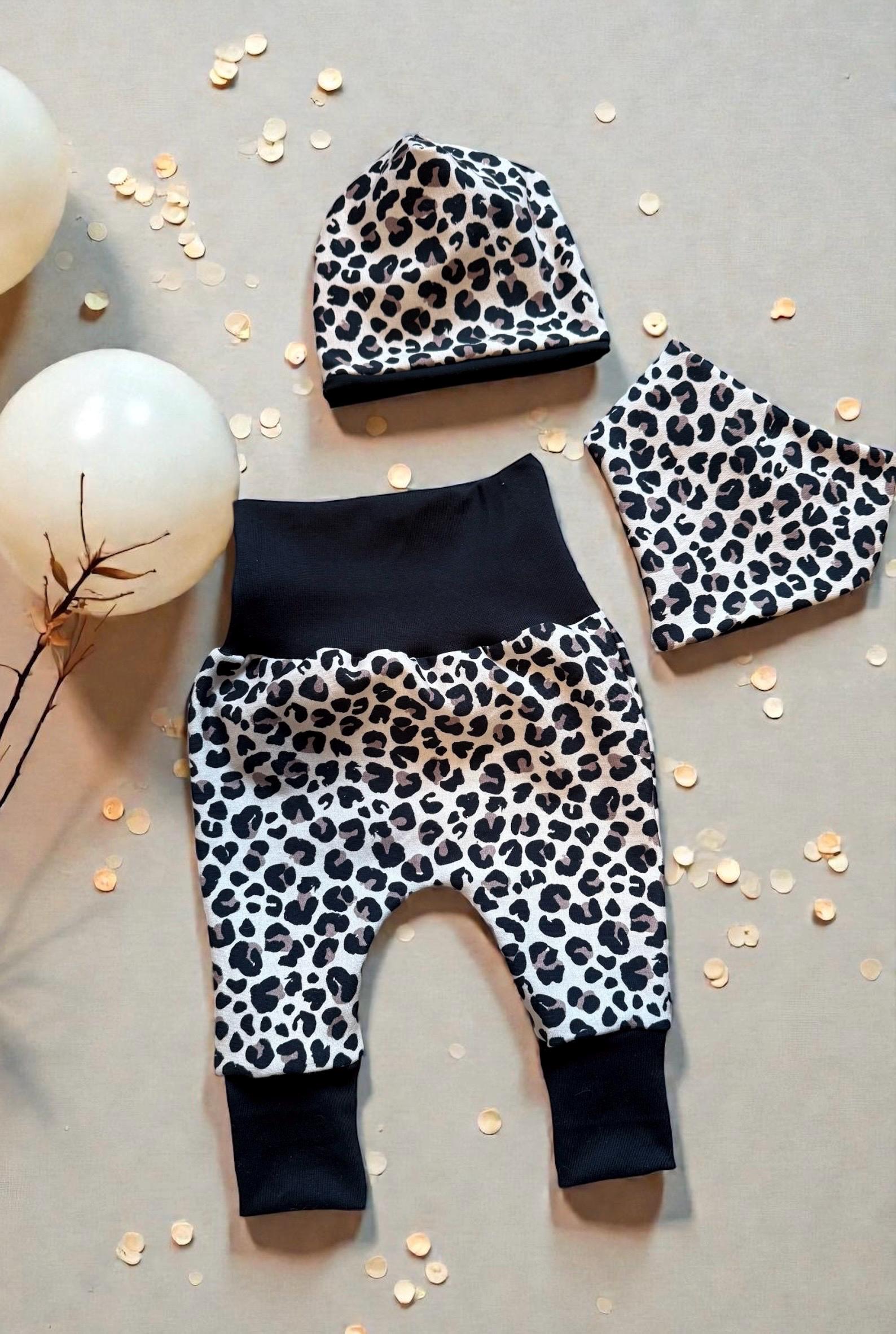 Baby Set Pumphose Halstuch Mütze Leo Look Braun Beige von FrauMooHandmade