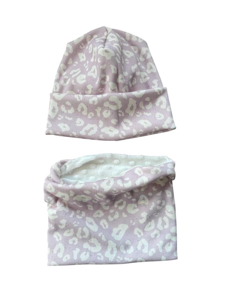 Hipster Beanie Und Loop Leo Look Lila Creme Flieder Hipster Beanie Und Loop Leo Look Lila Creme Flieder von FrauMooHandmade