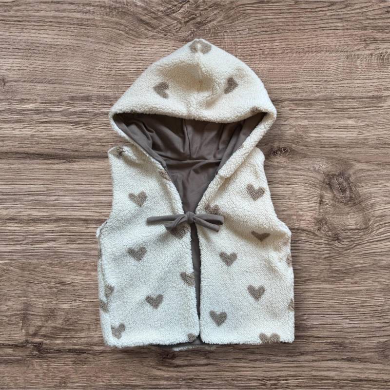 Kuschelig Warme Teddy Weste Jacke Mit Kapuze Kinder Babys Herzen Beige Braun von FrauMooHandmade