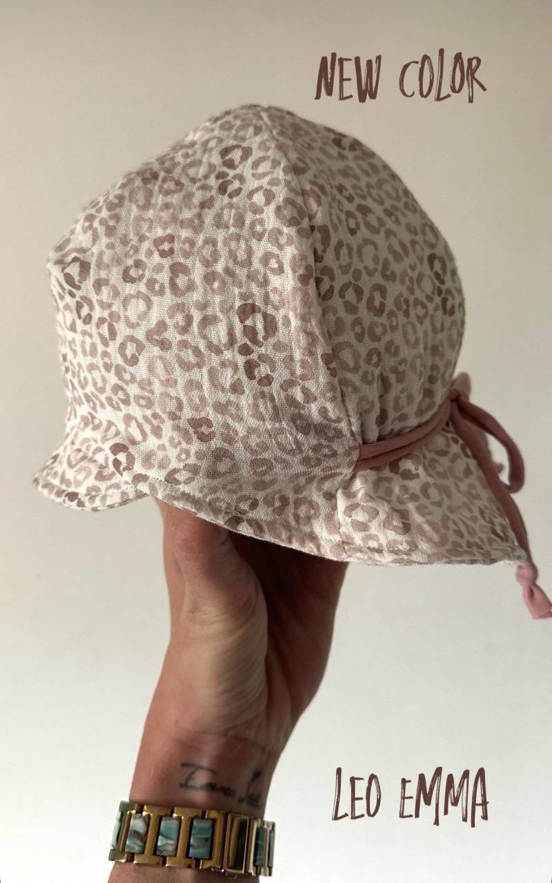 Musselin Sonnenhut Baby Kinder Sommer Cap Leo Look Verschiedene Farben Muster von FrauMooHandmade