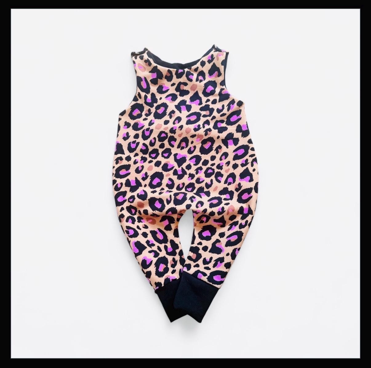 Strampler Baby Leo Style Aprikose Bunt Handmade von FrauMooHandmade
