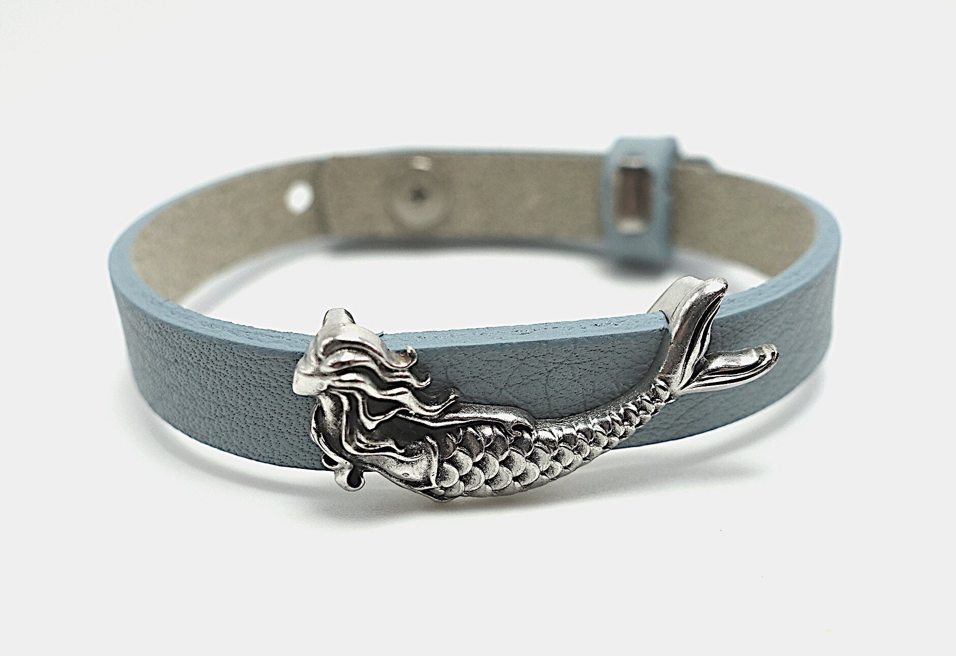 Lederarmband, Türkis Oder Hellblau, Mit Meerjungfrau Slider, Versilbert, Ca. 3, 5 cm Breit Und 1, 5 Hoch Lederarmband, Türkis Oder Hellblau, Mit Meerjungfrau Slider, Versilbert, Ca. 3, 5 cm Breit Und 1, 5 Hoch von FrauSchoen