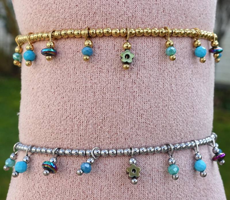 Zartes Armband Aus Edelstahl, Hämatit, Howlith Und Glasperlen in Gold - Oder Silberfarben. Länge Ca. 16, 5 cm Plus 3 Verlängerungskette Zartes Armband Aus Edelstahl, Hämatit, Howlith Und Glasperlen in Gold - Oder Silberfarben. Länge Ca. 16, 5 cm Plus 3 Verlängerungskette von FrauSchoen