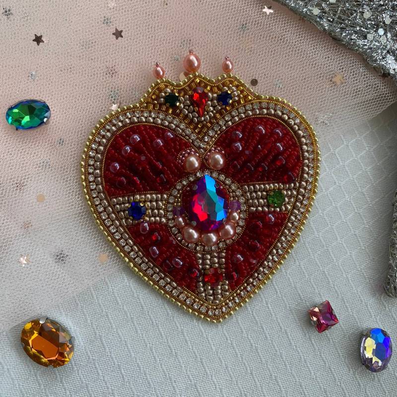 Handmade Sailor Moon Brooch, Item For Cosplay, Brooch Made Of Beads & Crystals Handmade Sailor Moon Brooch, Item For Cosplay, Brooch Made Of Beads & Crystals von FrauTata