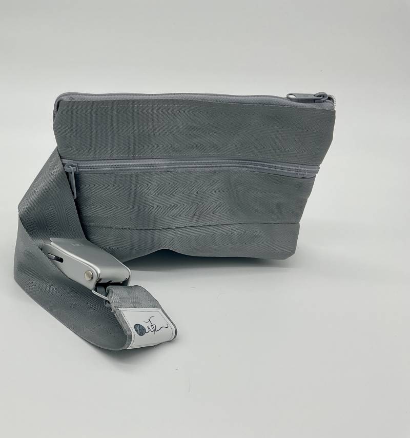 Crossbody-Bag „Air Mobility" - Bauchtasche Aus Flugzeuggurt Mit Seatbelt Buckle Crossbody-Bag „Air Mobility" - Bauchtasche Aus Flugzeuggurt Mit Seatbelt Buckle von FrauUTZ