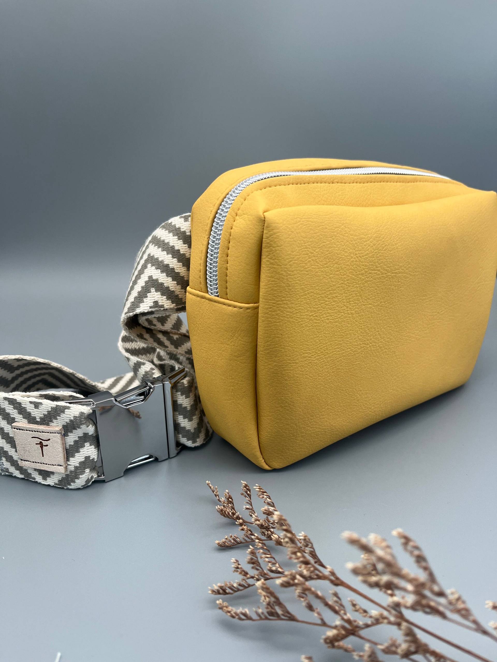 Bauchtasche/Gürteltasche Nach Deinen Wünschen Bauchtasche/Gürteltasche Nach Deinen Wünschen von FrauleinFadenfroh