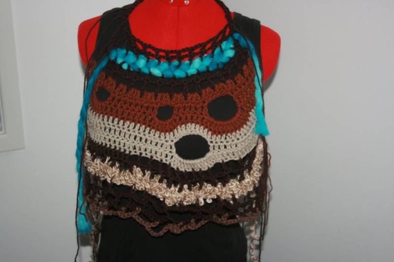 Auf Bestellung ~Freeform Häkeltop. "Holz Und Wasser' Kollektion. Abstraktes Top. Einzigartige. Einzigartige Tragbare Kunst von Freakoid