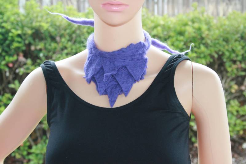 Drachen, Krieger Und Prinzessinnen Gefilzte Drachen Halskette. Pixie Fee. Festival Kleidung. Ooak Tragbare Kunst. Lila. Meine Neue Serie von Freakoid